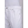Білі прямі джинси