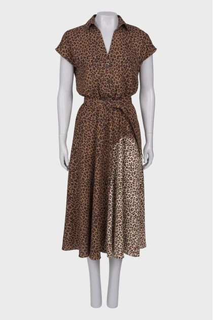Платье на поясе с леопардовым принтом