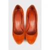 Оранжевые замшевые туфли