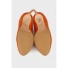 Оранжевые замшевые туфли