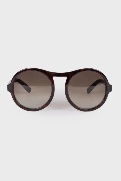 Сонцезахисні окуляри коричневого кольору