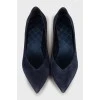 Темно-синее туфли с острым носком  