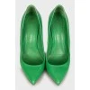 Зелені туфлі на шпильці