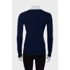 Темно-синий свитер с вышитым лого 