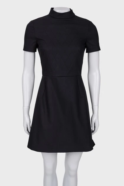 Чорна сукня міні з вишитим логотипом