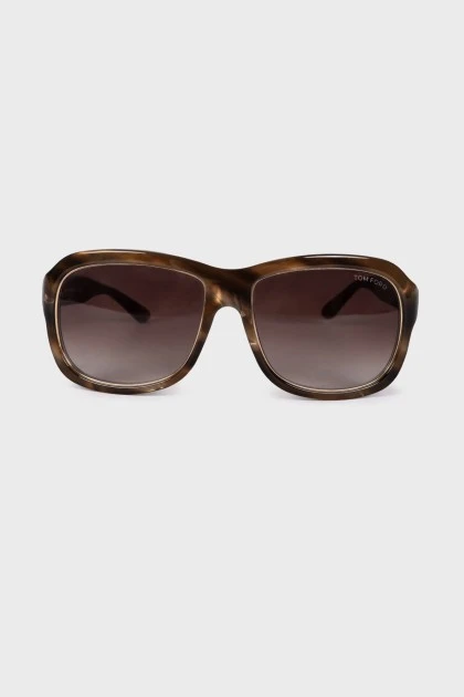 Светло-коричневые солнцезащитные очки 