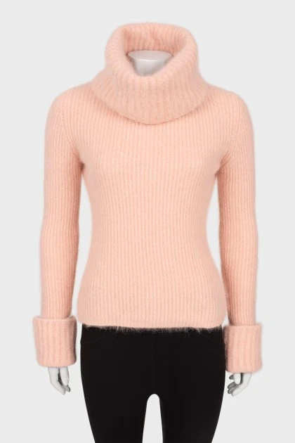 Розовый свитер с коротким ворсом 