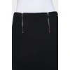 Черная юбка с серебристой фурнитурой 