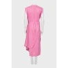 Розовое платье миди с асимметричным низом
