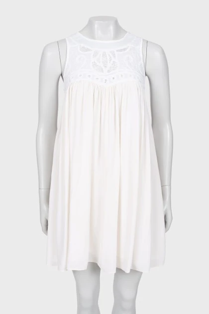 Белое платье с узором А-силуета