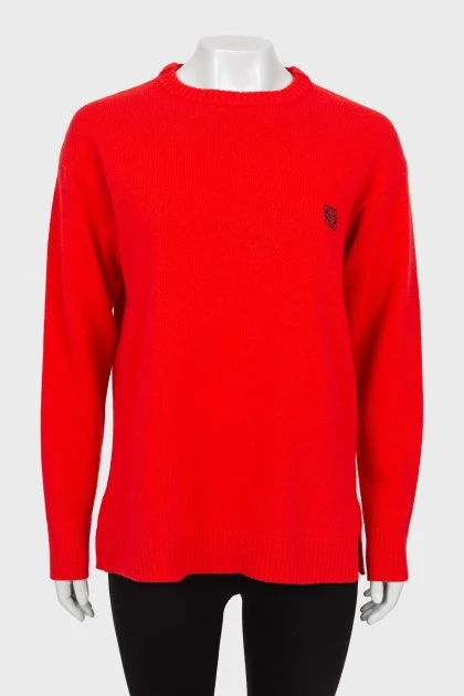 Красный свитер из шерсти
