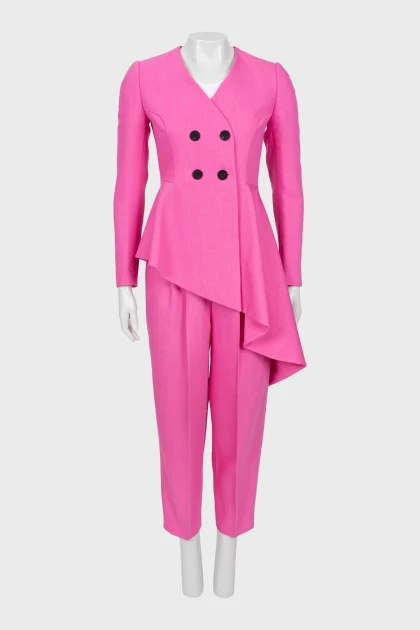 Розовый классический костюм 