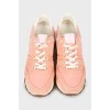 Замшевые кроссовки розового цвета