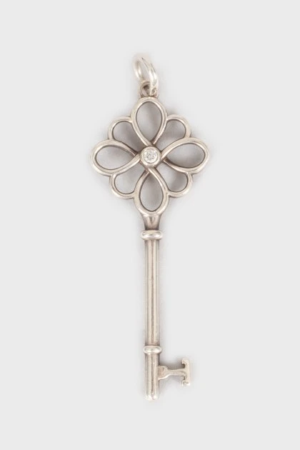 Серебряная подвеска в форме ключа