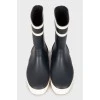Резиновые черно-белые ботинки