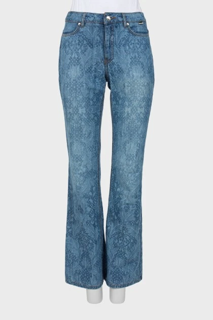 Блакитні джинси кльош з візерунком