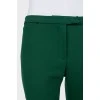 Зауженные брюки зеленого цвета
