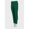 Зауженные брюки зеленого цвета