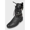 Черные ботинки с серебристой фурнитурой 