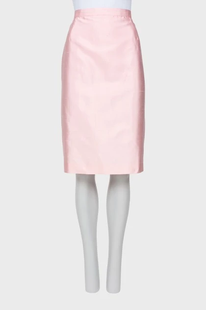 Светло-розовая юбка прямого кроя 