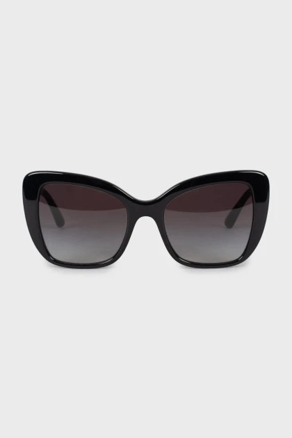 Черные солнцезащитные очки с логотипом