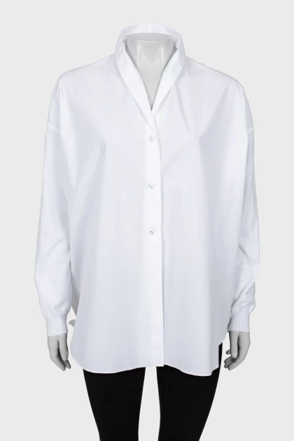 Белая рубашка с вязаными рукавами