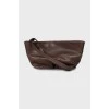 Кожаная сумка-кроссбоди коричневого цвета