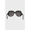 Прямоугольные солнцезащитные очки черного цвета