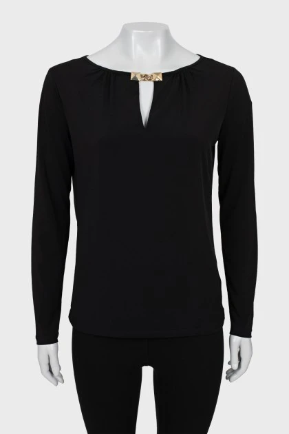 Чорна блуза декорована ланцюгом