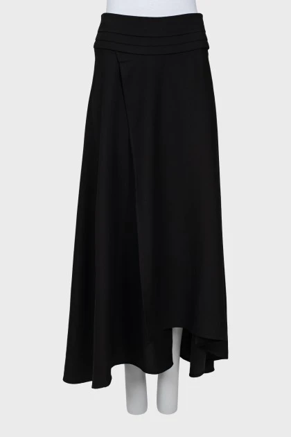 Черная юбка асимметричного кроя