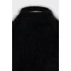 Чорний светр із довгим ворсом