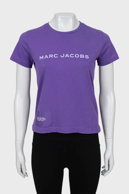 Фиолетовая футболка с текстовым принтом