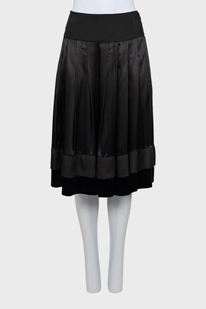 Черная юбка с велюровым подолом