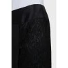 Черная юбка с кружевными вставками