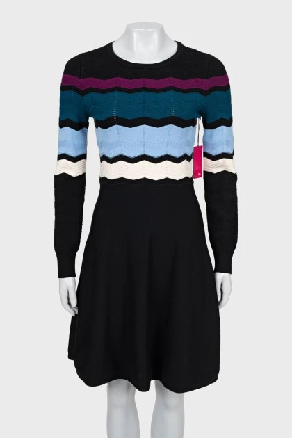 Вязаное платье комбинированного цвета с биркой