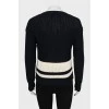 Вязаный свитер черно-белого цвета