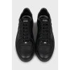 Шкіряні кросівки чорного кольору