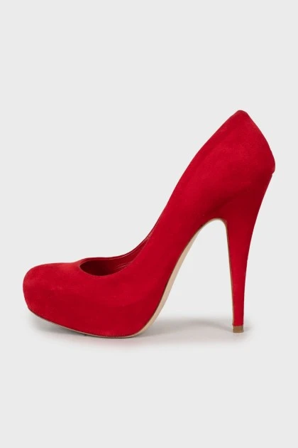 Туфли красного цвета из замши