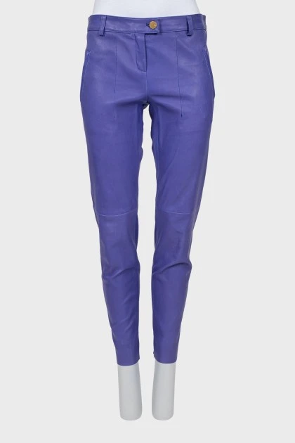 Кожаные брюки фиолетового цвета