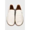 Кожаные туфли белого цвета