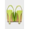 Зелені лаковані туфлі