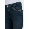 Синие джинсы с декором на карманах