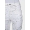 Белые джинсы skinny fit в пятнистый принт
