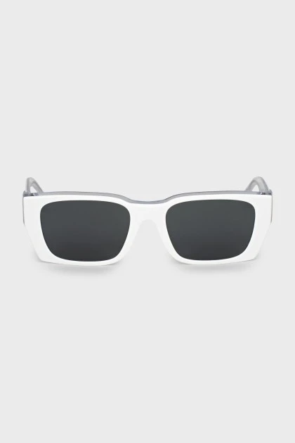 Сонцезахисні окуляри зі знімним ланцюжком