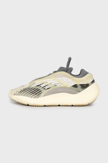 Чоловічі кросівки Yeezy 700 V3