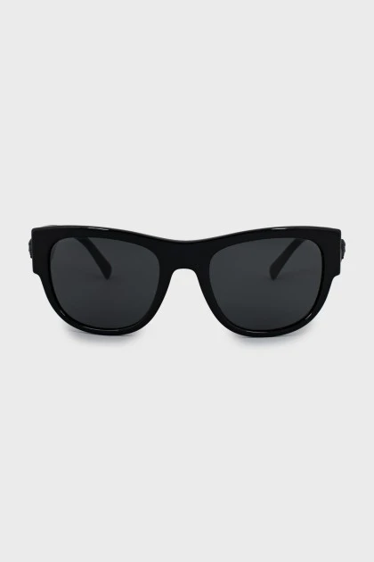 Чорні сонцезахисні окуляри wayfarer