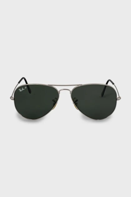 Сонцезахисні окуляри зі сріблястою оправою Aviator