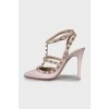 Кожаные босоножки Rockstud розового цвета