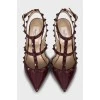 Бордовые босоножки Rockstud