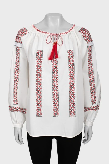 Блуза з широкими рукавами декорована вишивкою